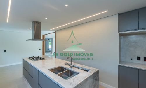 Casa à Venda no Residencial Alphaville 10 | 516m² | 4 Suítes | Retrofit Completo | 12 Vagas