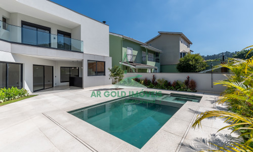 Casa à Venda no Residencial Alphaville 10 | 516m² | 4 Suítes | Retrofit Completo | 12 Vagas