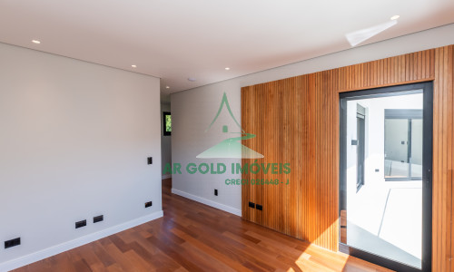 Casa à Venda no Residencial Alphaville 10 | 516m² | 4 Suítes | Retrofit Completo | 12 Vagas