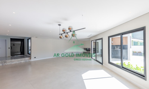 Casa à Venda no Residencial Alphaville 10 | 516m² | 4 Suítes | Retrofit Completo | 12 Vagas