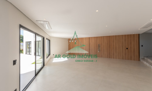 Casa à Venda no Residencial Alphaville 10 | 516m² | 4 Suítes | Retrofit Completo | 12 Vagas