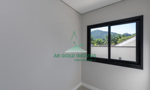 Casa à Venda no Residencial Alphaville 10 | 516m² | 4 Suítes | Retrofit Completo | 12 Vagas