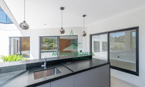 Casa à Venda no Residencial Alphaville 10 | 516m² | 4 Suítes | Retrofit Completo | 12 Vagas
