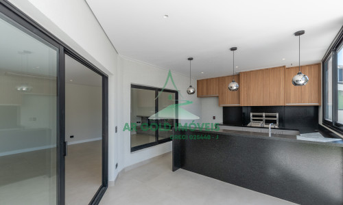 Casa à Venda no Residencial Alphaville 10 | 516m² | 4 Suítes | Retrofit Completo | 12 Vagas