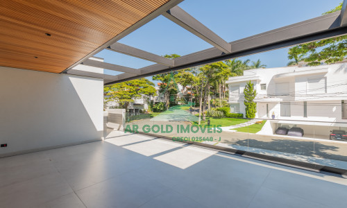 Casa à Venda no Residencial Alphaville 10 | 516m² | 4 Suítes | Retrofit Completo | 12 Vagas