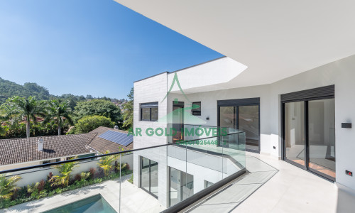 Casa à Venda no Residencial Alphaville 10 | 516m² | 4 Suítes | Retrofit Completo | 12 Vagas