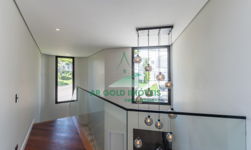 Casa à Venda no Residencial Alphaville 10 | 516m² | 4 Suítes | Retrofit Completo | 12 Vagas