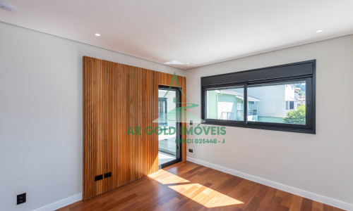 Casa à Venda no Residencial Alphaville 10 | 516m² | 4 Suítes | Retrofit Completo | 12 Vagas