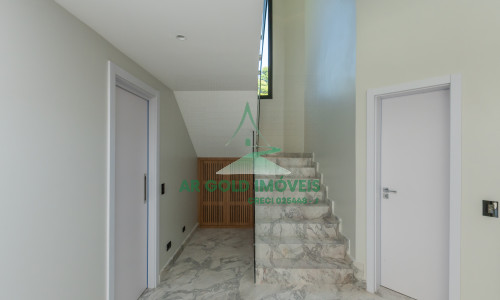 Casa à Venda no Residencial Alphaville 10 | 516m² | 4 Suítes | Retrofit Completo | 12 Vagas