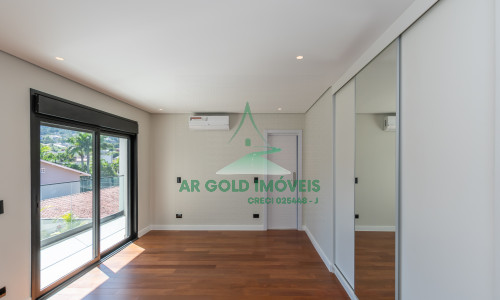 Casa à Venda no Residencial Alphaville 10 | 516m² | 4 Suítes | Retrofit Completo | 12 Vagas