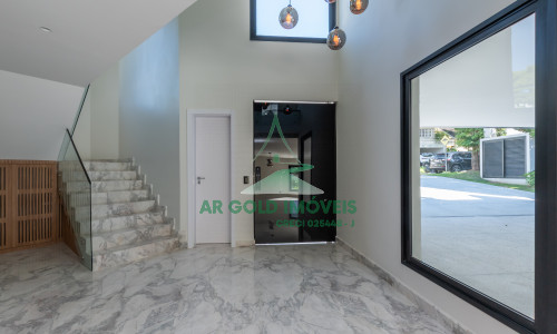 Casa à Venda no Residencial Alphaville 10 | 516m² | 4 Suítes | Retrofit Completo | 12 Vagas