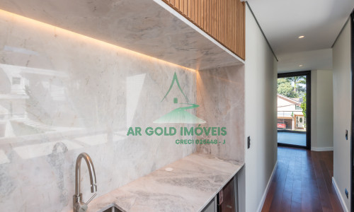 Casa à Venda no Residencial Alphaville 10 | 516m² | 4 Suítes | Retrofit Completo | 12 Vagas