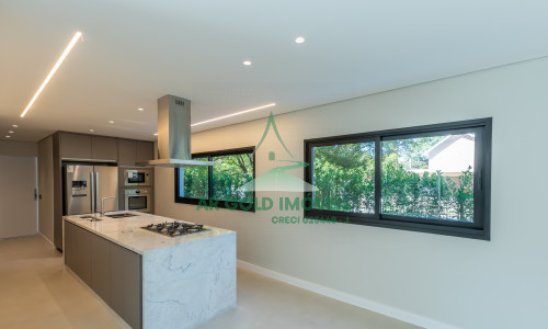 Casa à Venda no Residencial Alphaville 10 | 516m² | 4 Suítes | Retrofit Completo | 12 Vagas