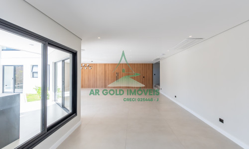 Casa à Venda no Residencial Alphaville 10 | 516m² | 4 Suítes | Retrofit Completo | 12 Vagas