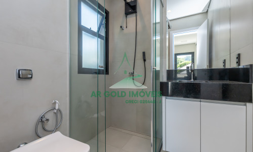 Casa à Venda no Residencial Alphaville 10 | 516m² | 4 Suítes | Retrofit Completo | 12 Vagas