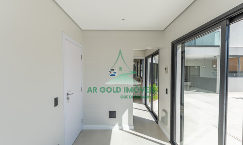 Casa à Venda no Residencial Alphaville 10 | 516m² | 4 Suítes | Retrofit Completo | 12 Vagas