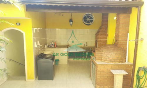 Sobrado à Venda na Vila Nilo | 350m² | 4 Dorms (2 Suítes) | 2 Vagas | Churrasqueira