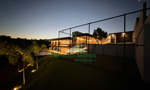 Casa de Alto Padrão à Venda na Represa de Igaratá | 345m² | 3 Suítes | Vista para a Represa