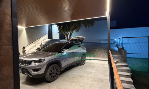 Casa de Alto Padrão à Venda na Represa de Igaratá | 345m² | 3 Suítes | Vista para a Represa
