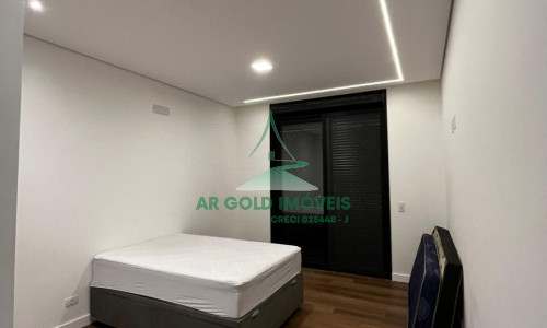 Casa de Alto Padrão à Venda na Represa de Igaratá | 345m² | 3 Suítes | Vista para a Represa