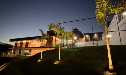 Casa de Alto Padrão à Venda na Represa de Igaratá | 345m² | 3 Suítes | Vista para a Represa