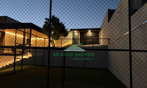 Casa de Alto Padrão à Venda na Represa de Igaratá | 345m² | 3 Suítes | Vista para a Represa