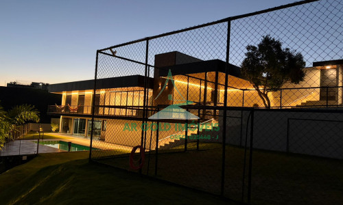 Casa de Alto Padrão à Venda na Represa de Igaratá | 345m² | 3 Suítes | Vista para a Represa