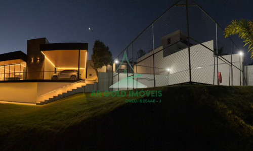 Casa de Alto Padrão à Venda na Represa de Igaratá | 345m² | 3 Suítes | Vista para a Represa