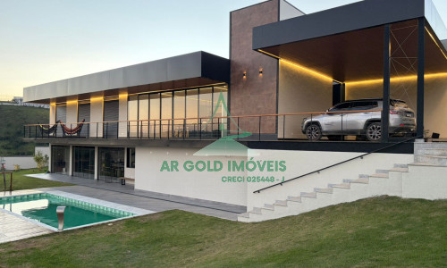 Casa de Alto Padrão à Venda na Represa de Igaratá | 345m² | 3 Suítes | Vista para a Represa