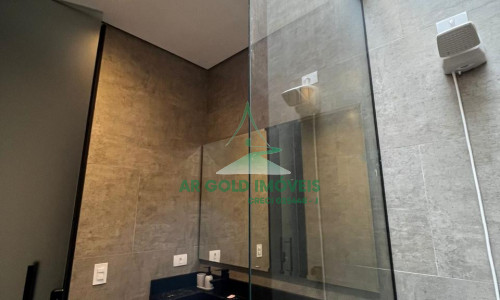 Casa de Alto Padrão à Venda na Represa de Igaratá | 345m² | 3 Suítes | Vista para a Represa