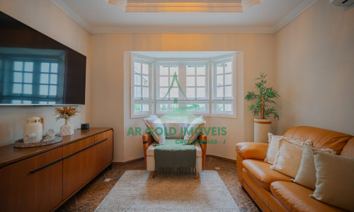 Casa à Venda no Condomínio São Paulo II | 5 Suítes | Neo Clássica | Porteira Fechada