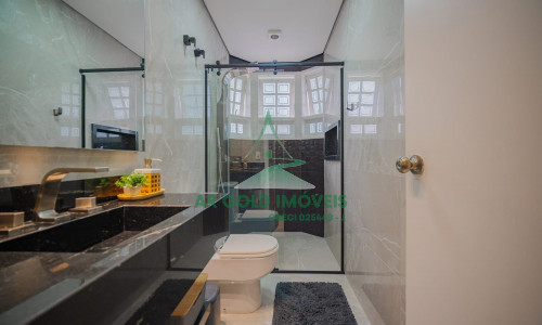 Casa à Venda no Condomínio São Paulo II | 5 Suítes | Neo Clássica | Porteira Fechada
