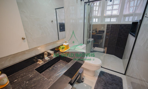 Casa à Venda no Condomínio São Paulo II | 5 Suítes | Neo Clássica | Porteira Fechada