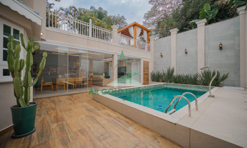 Casa à Venda no Condomínio São Paulo II | 5 Suítes | Neo Clássica | Porteira Fechada