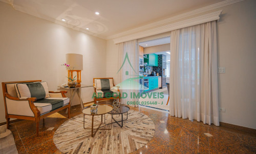 Casa à Venda no Condomínio São Paulo II | 5 Suítes | Neo Clássica | Porteira Fechada