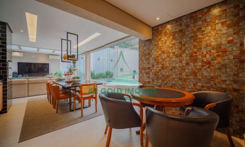 Casa à Venda no Condomínio São Paulo II | 5 Suítes | Neo Clássica | Porteira Fechada