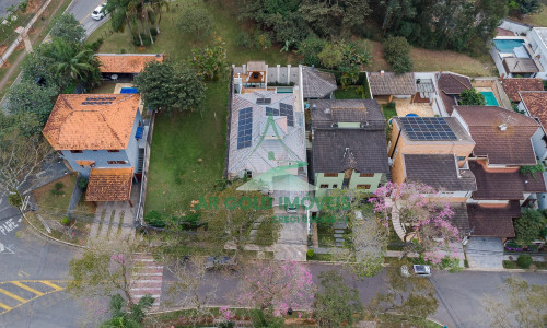 Casa à Venda no Condomínio São Paulo II | 5 Suítes | Neo Clássica | Porteira Fechada