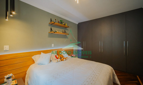 Casa à Venda no Condomínio São Paulo II | 5 Suítes | Neo Clássica | Porteira Fechada