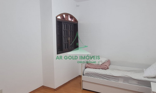 Sobrado à Venda em Piraporinha | 200m² | 3 Dorms (1 Suíte) | 3 Vagas | Planejado