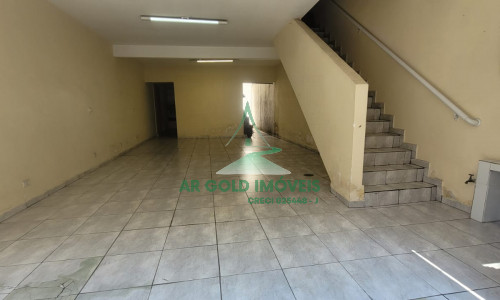 Sobrado à Venda em Piraporinha | 200m² | 3 Dorms (1 Suíte) | 3 Vagas | Planejado