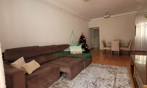 Sobrado à Venda em Piraporinha | 200m² | 3 Dorms (1 Suíte) | 3 Vagas | Planejado