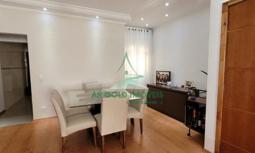 Sobrado à Venda em Piraporinha | 200m² | 3 Dorms (1 Suíte) | 3 Vagas | Planejado