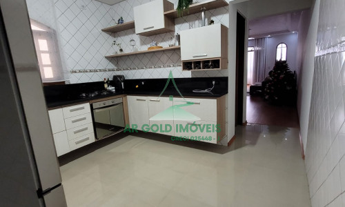 Sobrado à Venda em Piraporinha | 200m² | 3 Dorms (1 Suíte) | 3 Vagas | Planejado