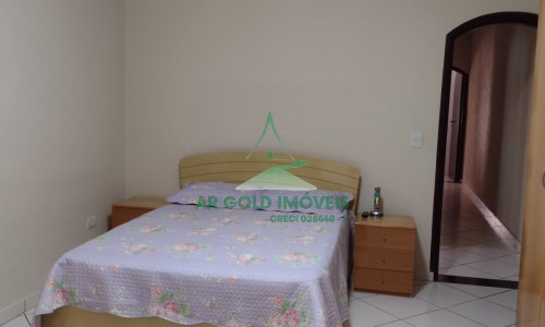 Sobrado à Venda em Itaquera | 180m² | 3 Dorms | 2 Vagas | Quintal e Churrasqueira