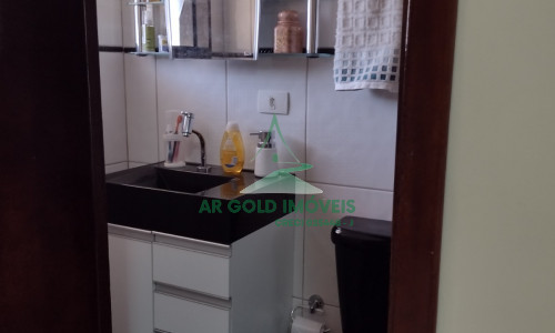 Sobrado à Venda em Itaquera | 180m² | 3 Dorms | 2 Vagas | Quintal e Churrasqueira