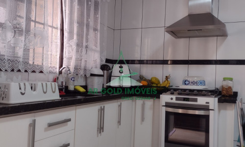 Sobrado à Venda em Itaquera | 180m² | 3 Dorms | 2 Vagas | Quintal e Churrasqueira