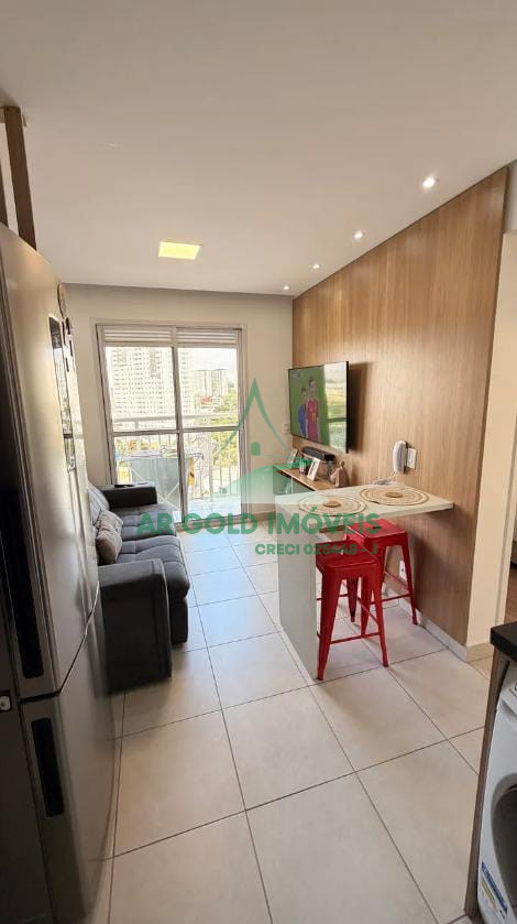 Apartamento à Venda no Socorro | 35m² | 2 Quartos | Varanda | Porteira Fechada | Andar Alto