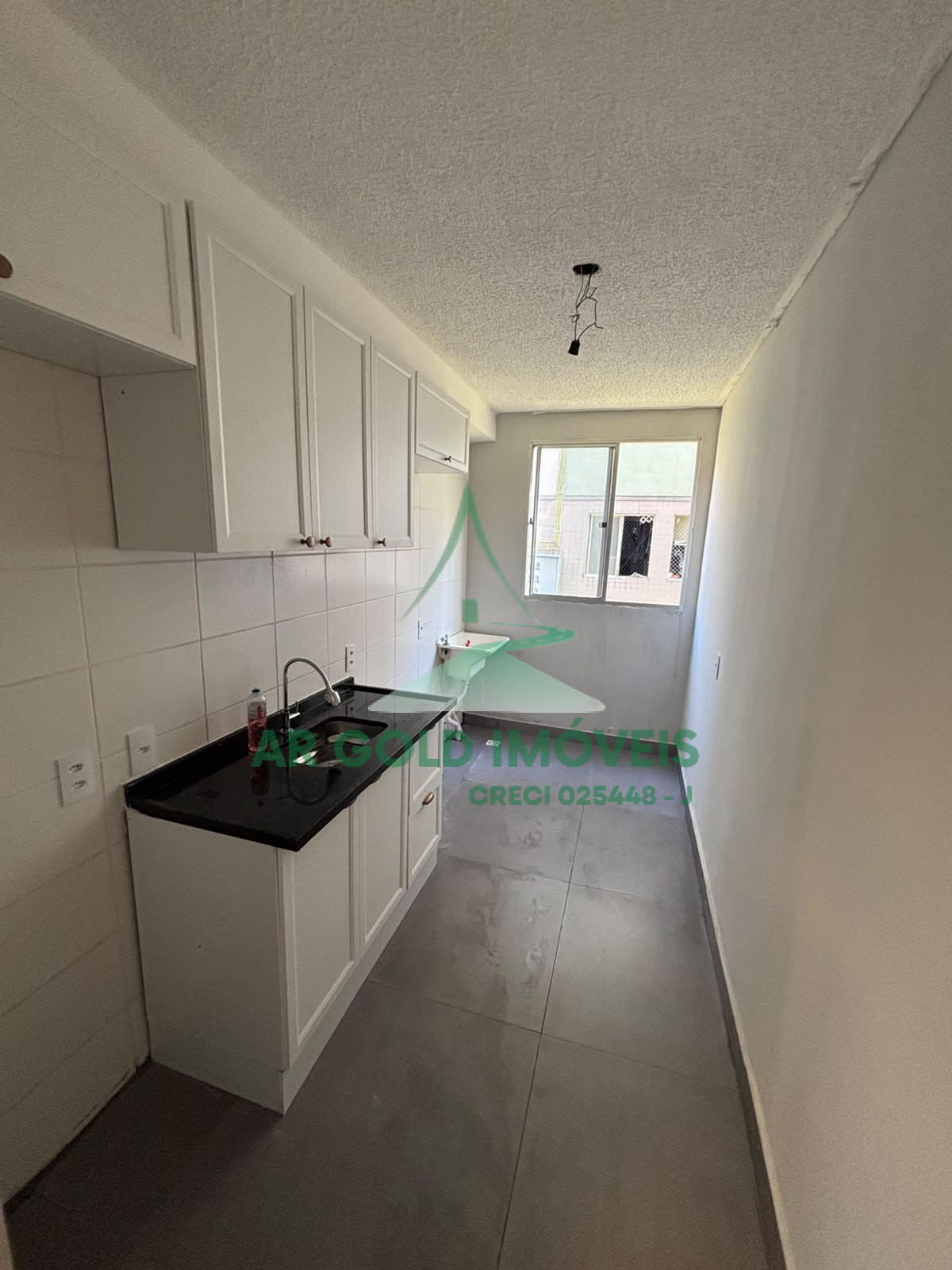 Apartamento à Venda no Conquista Amaralina | 45m² | 2 Dorms | Térreo | Reformado | 1 Vaga