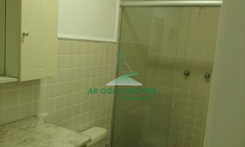 Casa para Alugar em Pinheiros | 250m² | 3 Suítes | Quintal | Lareira