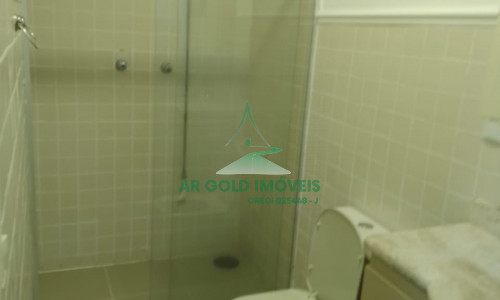 Casa para Alugar em Pinheiros | 250m² | 3 Suítes | Quintal | Lareira
